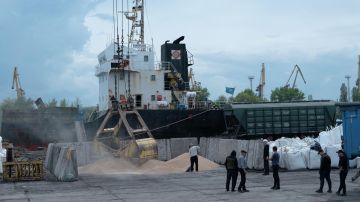 ВС РФ нанесли удары по портам Одессы и Черноморска. Новости СВО