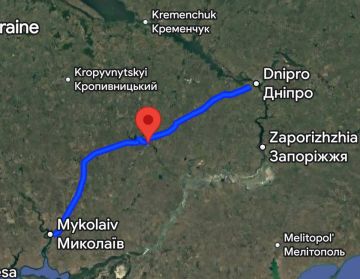 Украинские каналы сообщают, что впервые российские FPV-дроны нанесли удары по украинским логистическим транспортным средствам вдоль шоссе Николаев — Кривой Рог — Днепропетровск