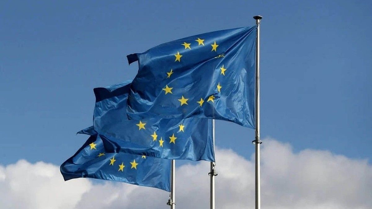 Очередной пакет санкций ЕС против России, удары по локомотивам на Украине и обыски у мэра Новороссийска: главные события 12 октября